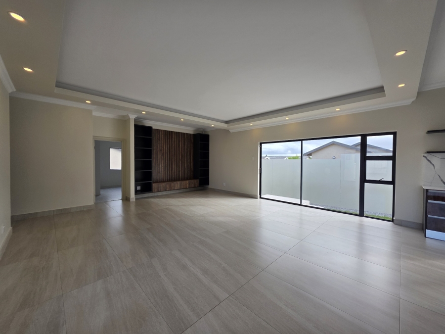 4 Bedroom Property for Sale in Fountains Estate Eastern Cape